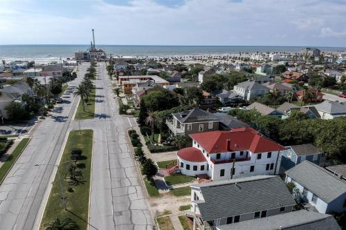 The White House By Pleasure Pier
