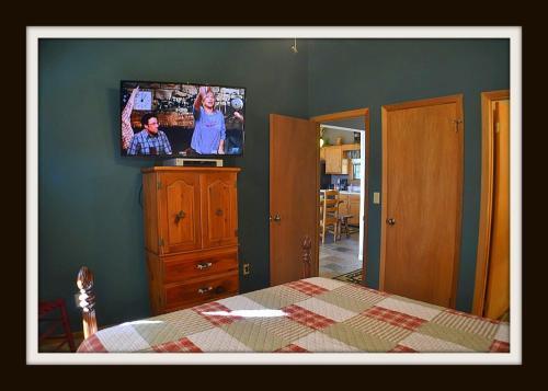 Rast Court Cabin 1016