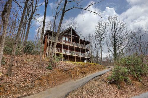 Above It All #446 - Four Bedroom Cabin