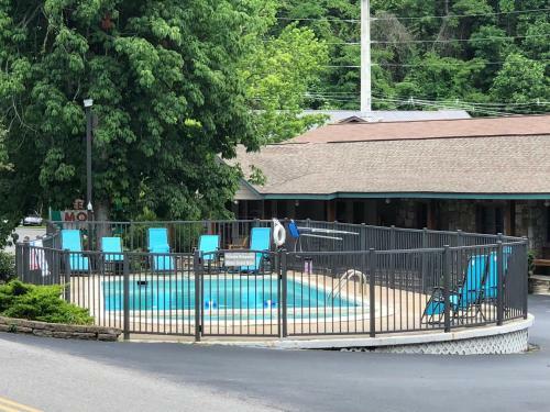 Marshall's Creek Rest Motel