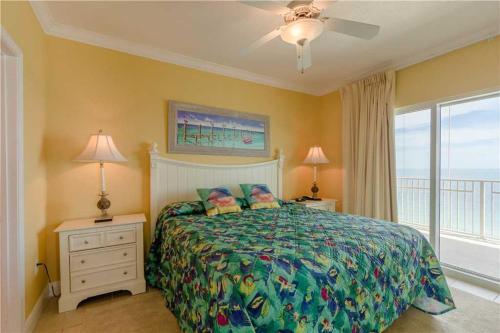 Apartamento Crystal Shores West 808