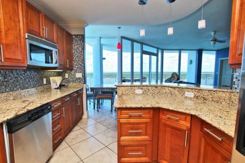 Bel Sole Penthouse 1801 Apartment