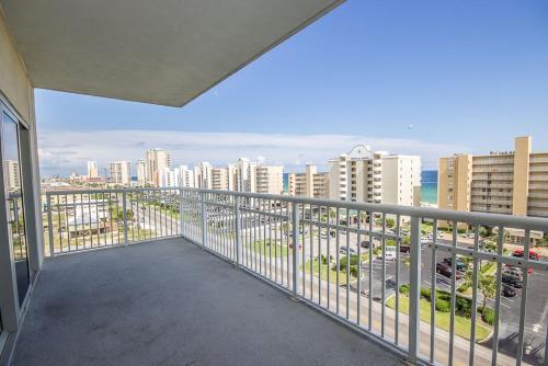 Crystal Tower 701 Apartment