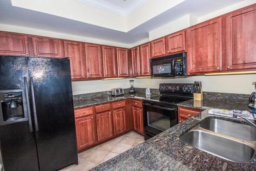 Crystal Tower 701 Apartment