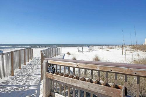 Crystal Shores West 1007 Apartment
