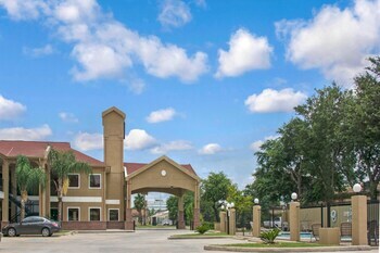 Hotel Super 8 Houston Brookhollow Nw