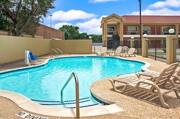 Hotel Super 8 Houston Brookhollow Nw