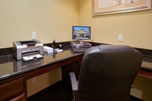 Holiday Inn Express Hotel & Suites Pearland