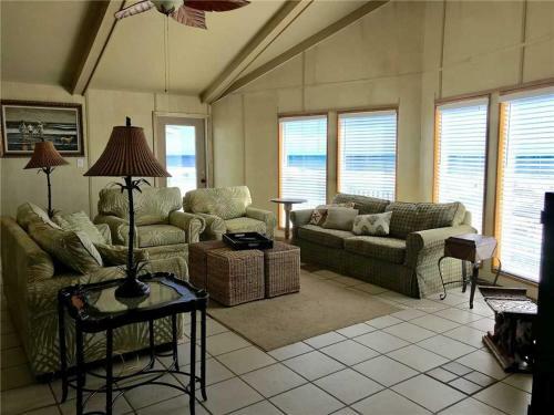 A Whale Of A Time Home