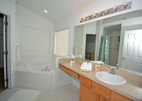Antiqua Four-bedroom Villa #3125