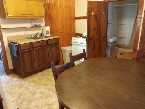 Motel Harney Camp Cabins