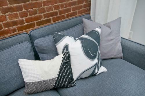 Boho-chic Three Bedroom Apartment Minutes To Nyc