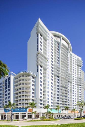 Aparthotel Luxury 2 Br Condos W/ Balcony