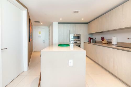 Hotel Private Ocean Condos At Hyde Beach Resort & Residences