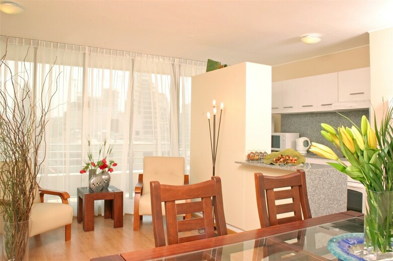 Aparthotel Versalles Suites