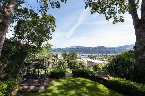 Roe-parker-river View-2br/1ba