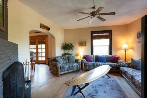 Heartbreak-rvr/mt View-4br/2ba