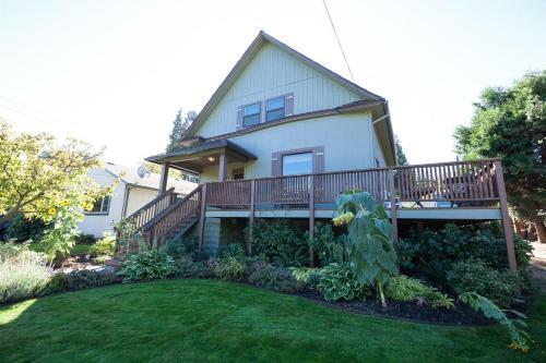 Heartbreak-rvr/mt View-4br/2ba