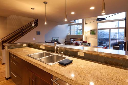 Alexanders-rvr/mt Vw-ac-3br/3b