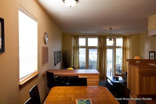 Lincoln-rvr/mt Vw-ac-2br/2b