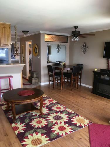 Aparthotel Willow Beach Condo