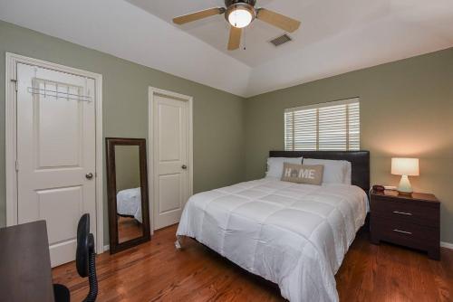 Apartamento Centrally Located(eado) Condo W/balcony- Sleeps 12