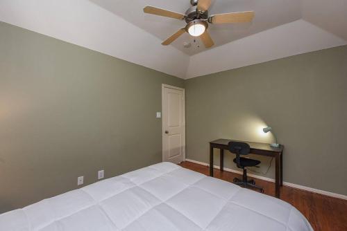 Apartamento Centrally Located(eado) Condo W/balcony- Sleeps 12
