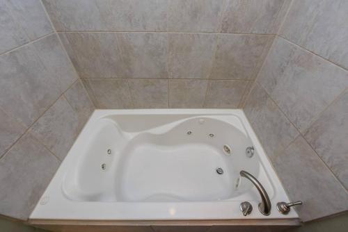Apartamento Centrally Located(eado) Condo W/balcony- Sleeps 12