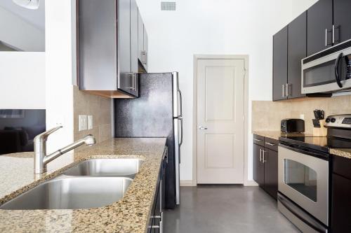Apartamento Sunny Midtown Suites By Sonder