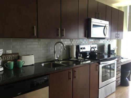 Aparthotel Luxury Rentals Toyota Center