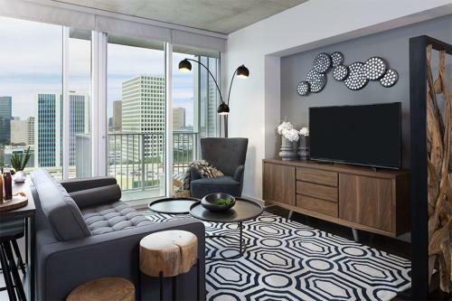 Aparthotel Luxury Rentals Toyota Center
