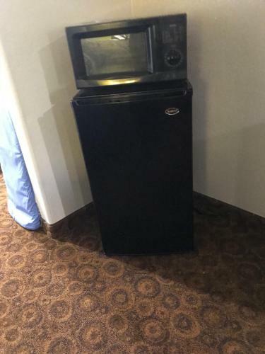 Hotel Camelot Inn And Suites