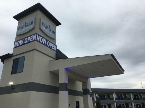 Motel Platinum Inn And Suites