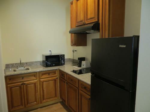Hotel Americas Best Value Inn And Suites-humble
