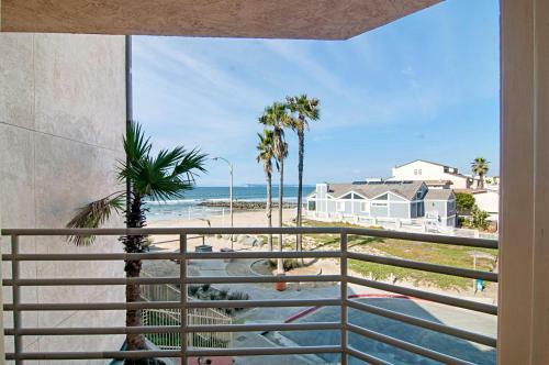 Imperial Beach Club 214