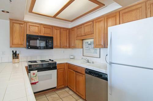 Imperial Beach Club 214