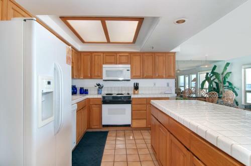 Imperial Beach Club 309