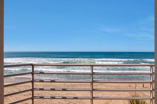 Imperial Beach Club 309