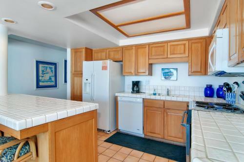 Imperial Beach Club 309