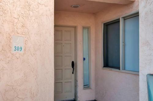 Imperial Beach Club 309