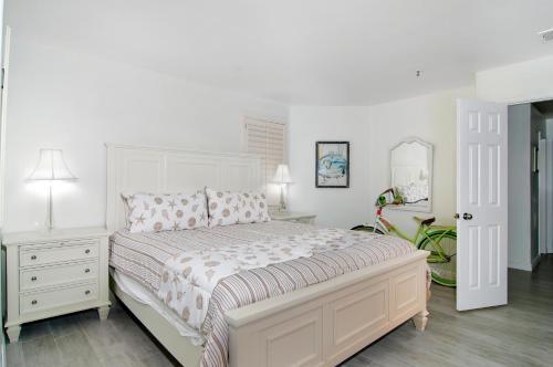 Imperial Beach Club 104