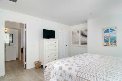 Imperial Beach Club 104