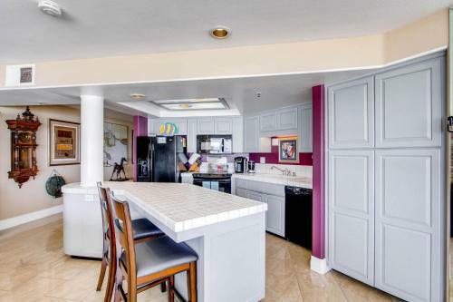 Imperial Beach Club 207