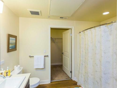 Park Plaza Apartment #876088 Apts