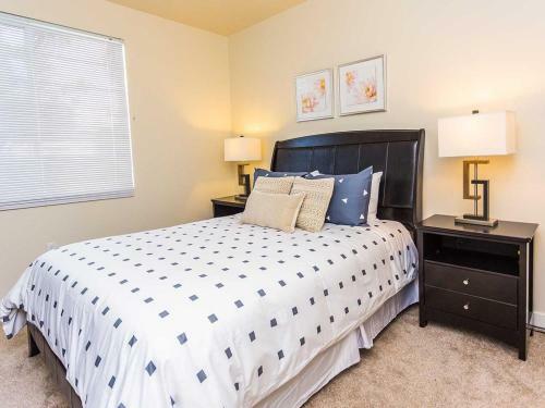 Park Plaza Apartment #876088 Apts