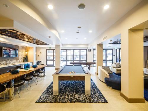 Derian Apartment #873929 Apts