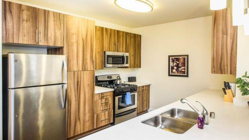 Derian Apartment #873929 Apts