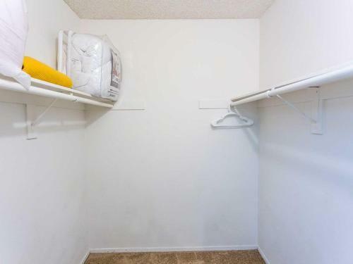 Topeka Apartment #873901 Apts