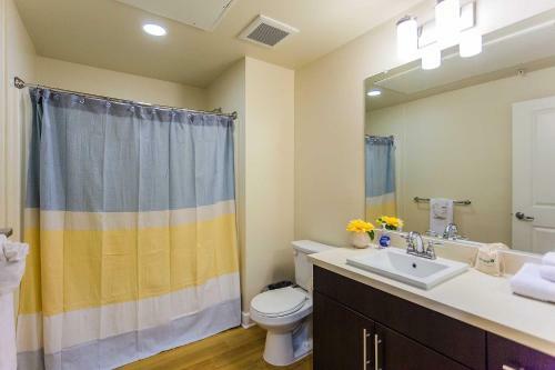 Homey 2 Br Apartment With Pool View