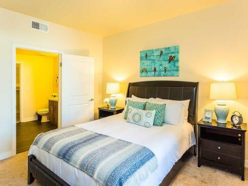 Jamboree Apartment #873928 Apts
